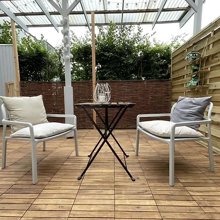 아파트 Zentral Mit Ueberdachter Terrasse 스트라우빙